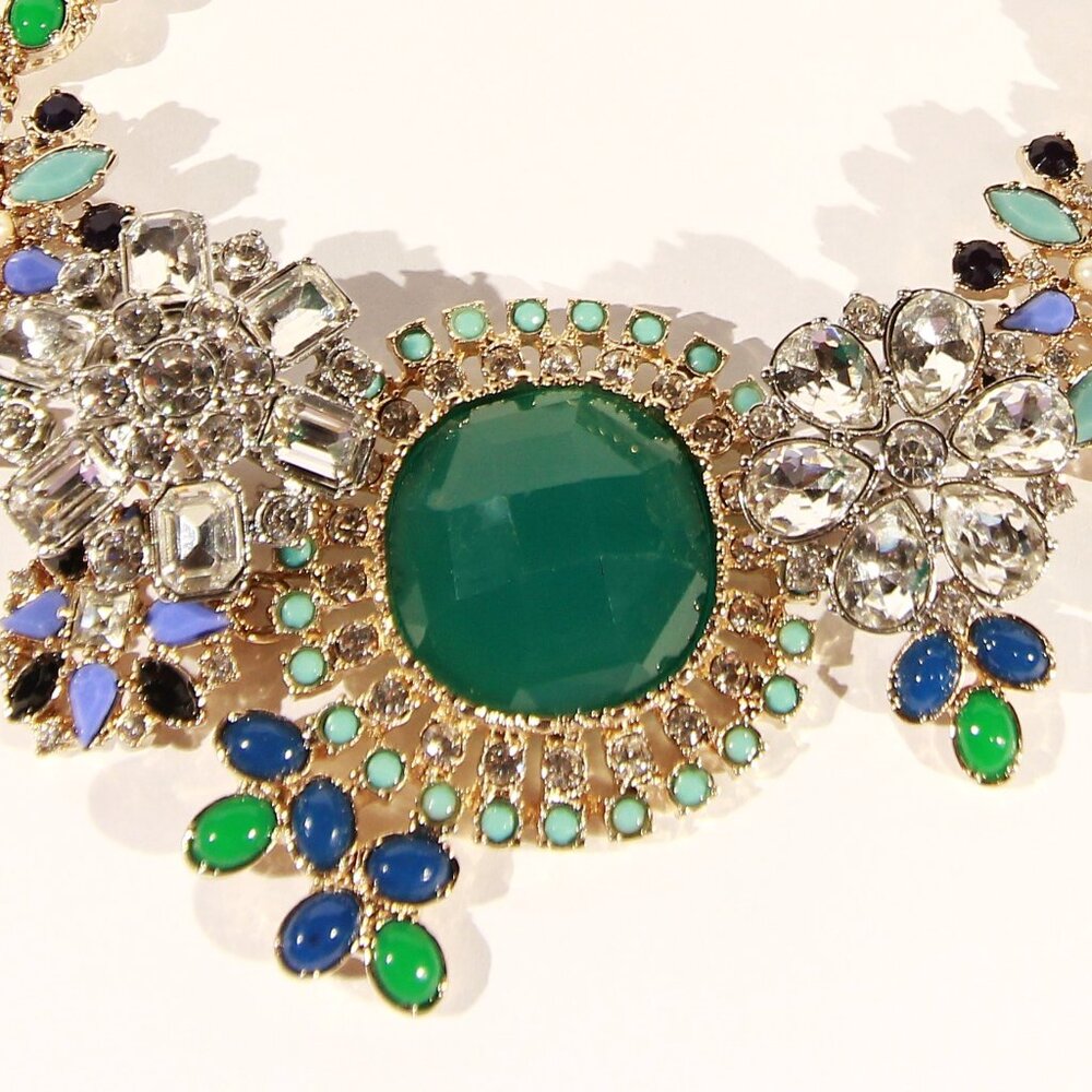 NWT Ann Taylor Gold Tone Rhinestone Necklace - Picture 3 of 11